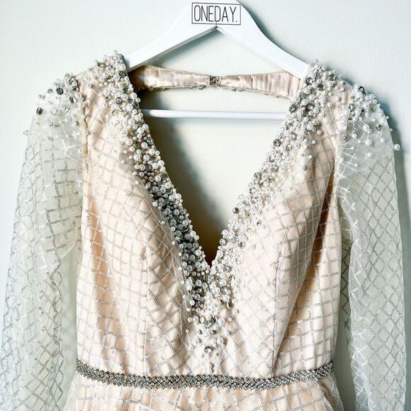 Mac Duggal Lace Gown Size 6 - Picture 9 of 16